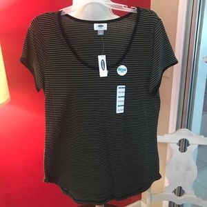 Closet CLOSING!!!  NWT scoop neck tee